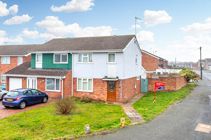 3 Bedroom Semi Detached House For Sale In Ashby Drive, Rushden, NN10