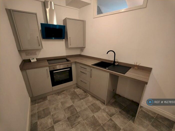 2 Bedroom Flat To Rent In Laygate, South Shields, NE33