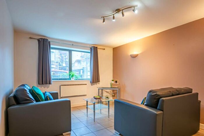 2 Bedroom Flat To Rent In Parklane Central, Cross Granby Terrace, LS6