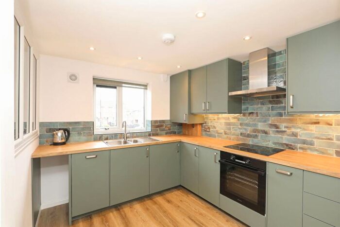 2 Bedroom Flat To Rent In Oxford Street, Sheffield, S6
