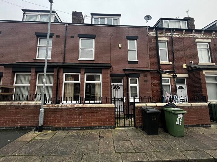 2 Bedroom Terraced House To Rent In Copperfield View, Leeds, LS9