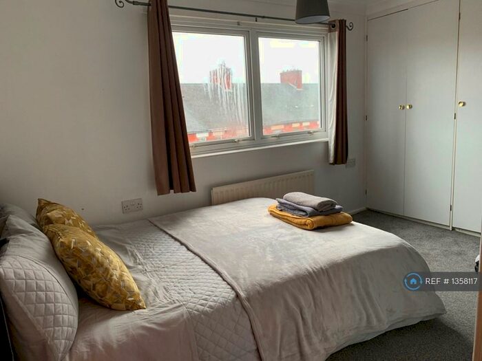 5 Bedroom Terraced House To Rent In Princes Road, Stoke On Trent, ST4