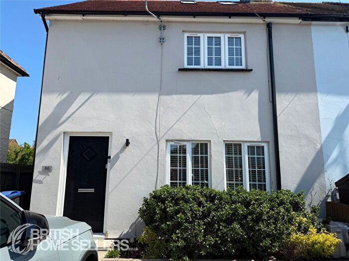 4 Bedroom Semi-Detached House For Sale In Priory Lane, West Molesey, Surrey, KT8