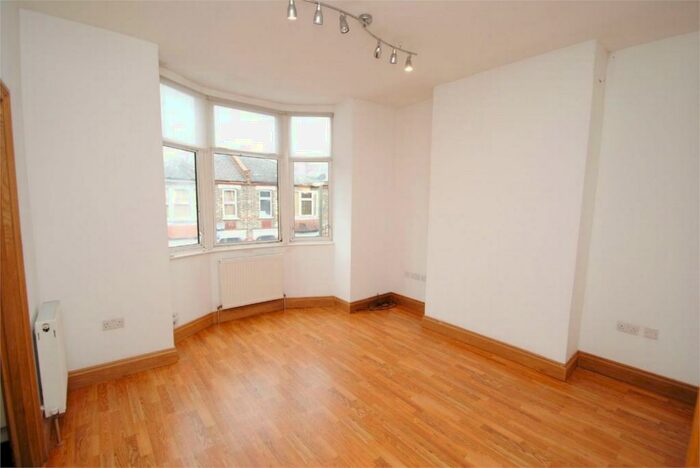 2 Bedroom Maisonette To Rent In Kitchener Road, East Finchley, N2