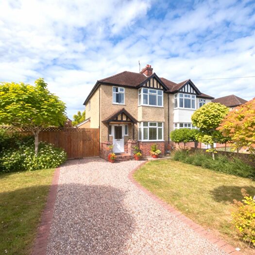 3 Bedroom Semi-Detached House For Sale In Maidenhead, SL6