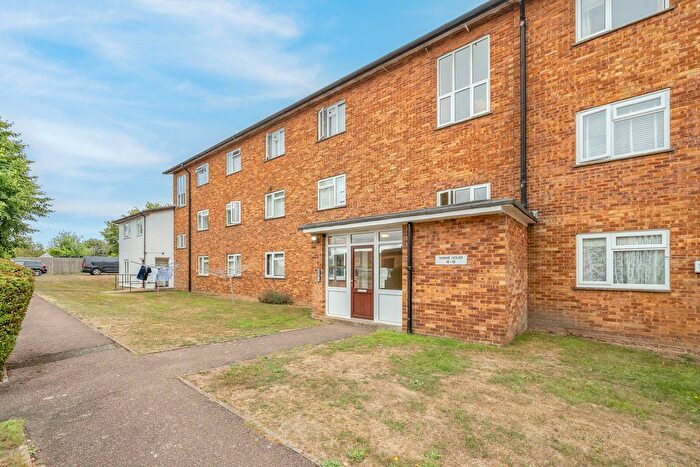 2 Bedroom Flat For Sale In Sabine House, Shirley Road, Abbots Langley, Hertfordshire, WD5