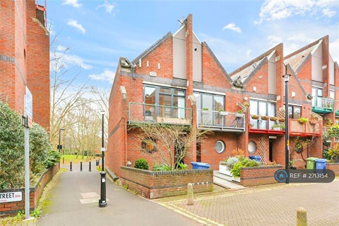 2 Bedroom End Of Terrace House To Rent In Elephant Lane, London, SE16