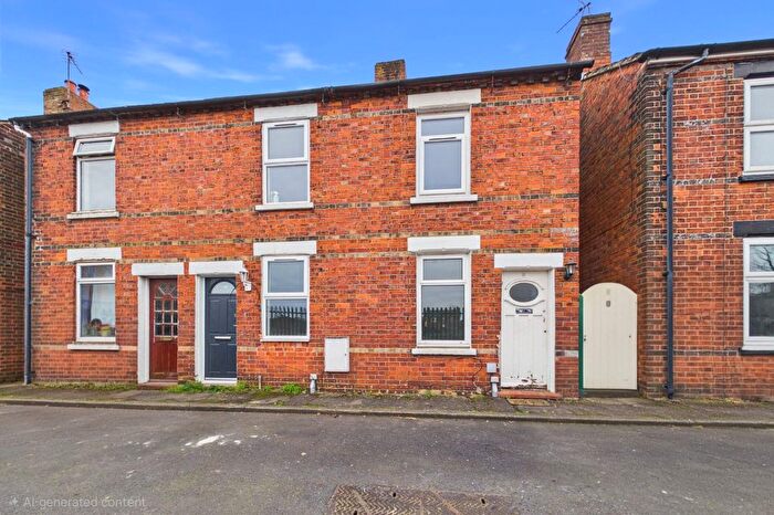 2 Bedroom End Terrace House For Sale In Railway Road, Newbury, Berkshire, RG14