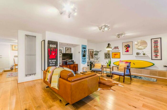 2 Bedroom Flat To Rent In Highbury Grove, Highbury, London, N5