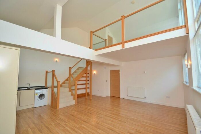 2 Bedroom Flat To Rent In Poole, BH15