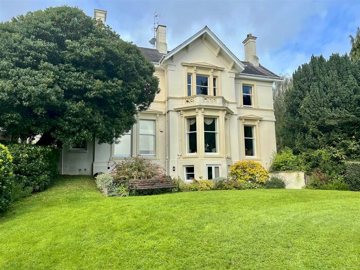 2 Bedroom Flat To Rent In Graham Road, Malvern, WR14