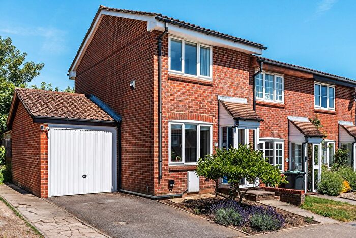 2 Bedroom End Of Terrace House For Sale In Squerryes Mede, Westerham, Kent, TN16