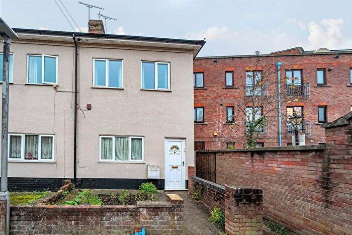 2 Bedroom Apartment To Rent In The Grove, Reading, RG1