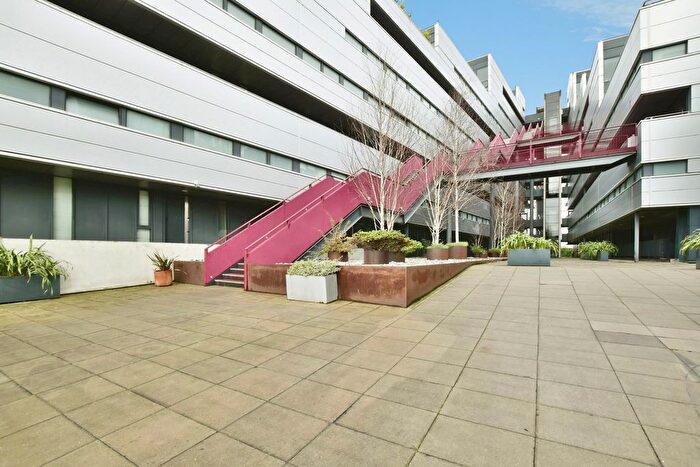 2 Bedroom Flat For Sale In Woodfield Road, Altrincham, Greater Manchester, WA14