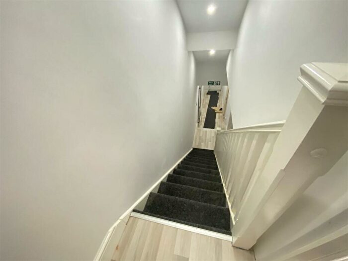 5 Bedroom Flat To Rent In Five Bedroom Dudley Road, Birmingham, B18