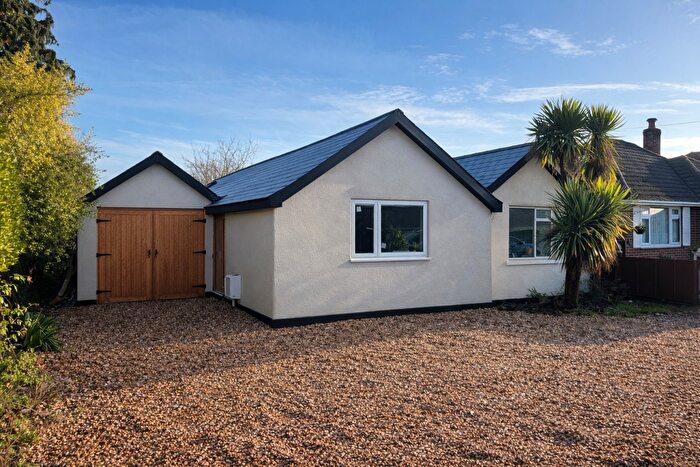 3 Bedroom Bungalow For Sale In Danehurst New Road, Tiptoe, Lymington, SO41