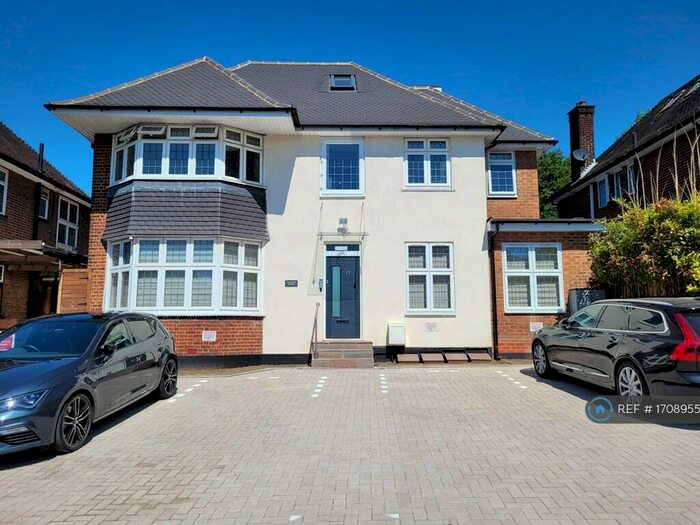 2 Bedroom Flat To Rent In Torcroft, London, NW4