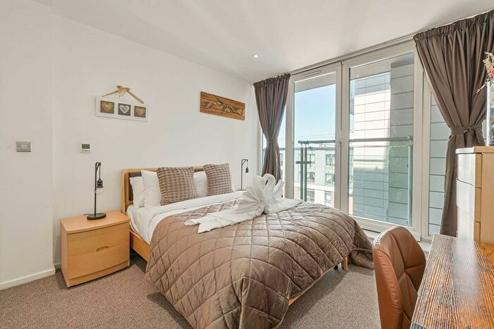 2 Bedroom Flat For Sale In The Oxygen, Royal Docks, London, E16