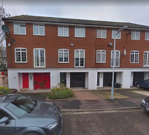 Studio To Rent In Tanworth Close, London, HA6