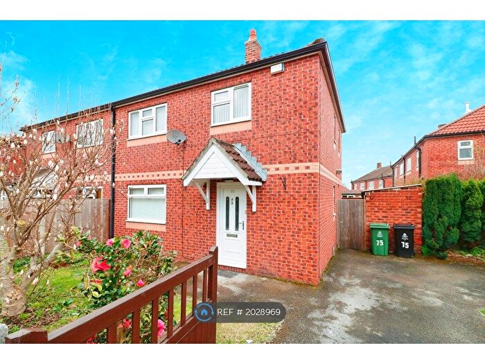 3 Bedroom End Of Terrace House To Rent In Eldercroft Road, Altrincham, WA15