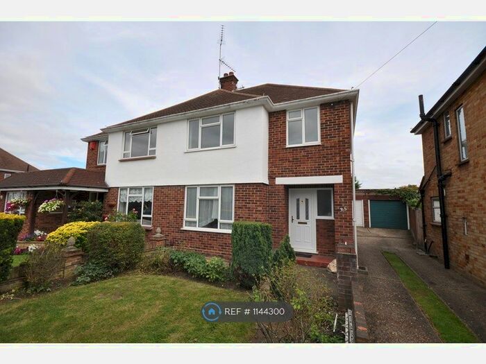 4 Bedroom Semi-Detached House To Rent In Peel Way, Uxbridge, UB8