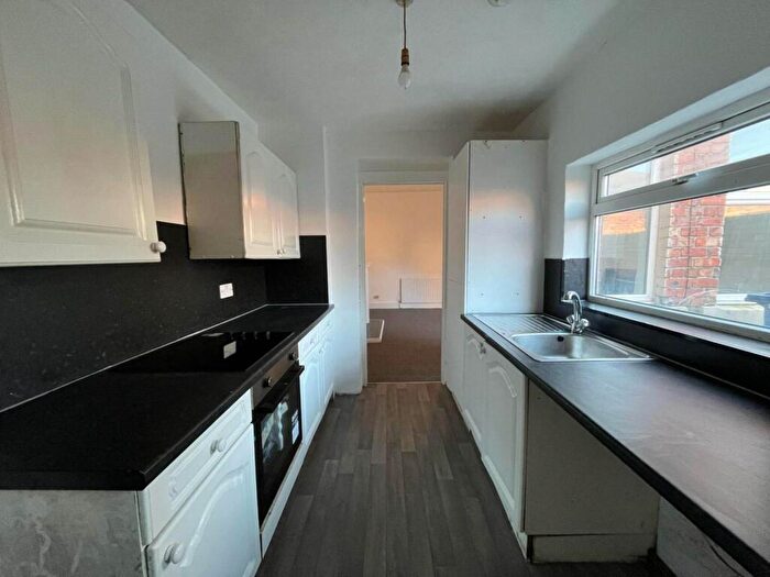 2 Bedroom Flat To Rent In Brinkburn Avenue, Gateshead, NE8