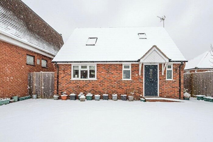 3 Bedroom Detached House For Sale In West End Road, Mortimer Common, Reading, Berkshire, RG7