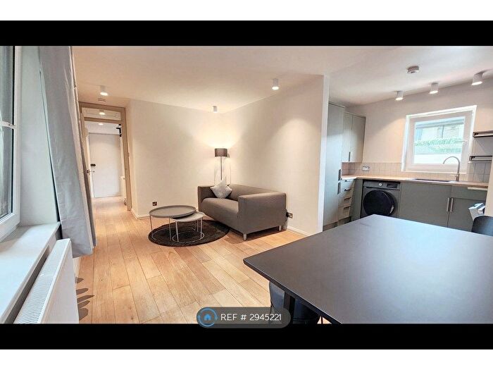 1 Bedroom Flat To Rent In Aldous Court, Kingston Upon Thames, KT2