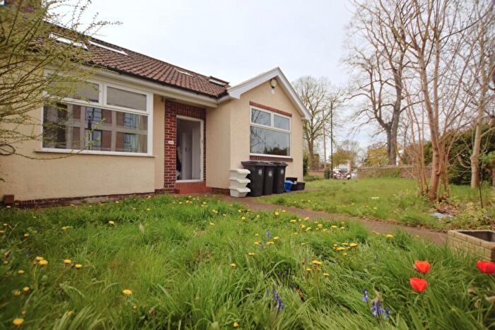 6 Bedroom Detached House To Rent In Manor Road, Bristol, BS16