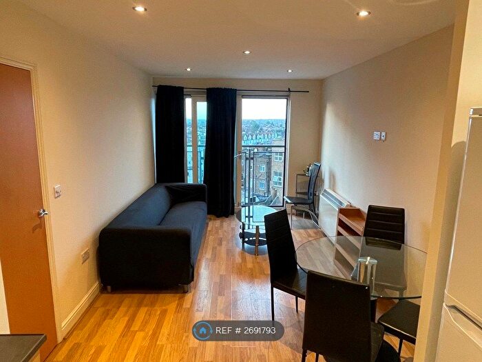 1 Bedroom Flat To Rent In City Gate House, Ilford, IG2
