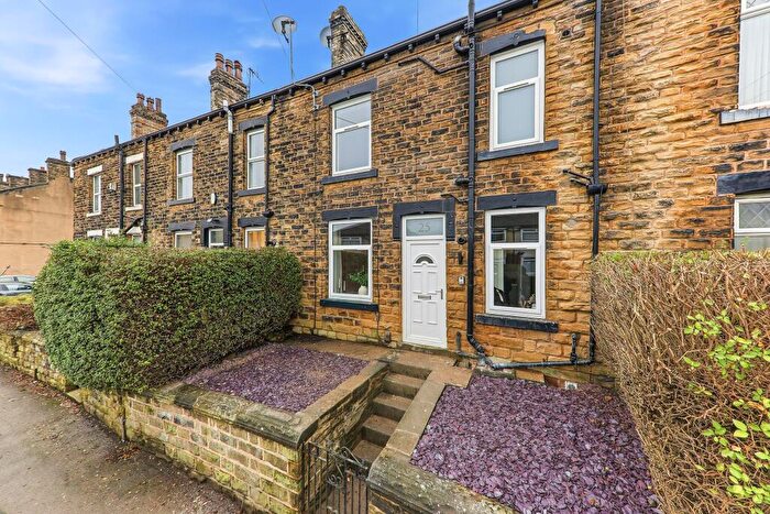 2 Bedroom Terraced House To Rent In Thorpe Road, Pudsey, LS28
