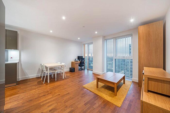 2 Bedroom Flat To Rent In Duncombe House, Woolwich Riverside, London, SE18