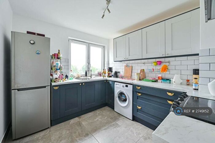 2 Bedroom Flat To Rent In Broadmayne, London, SE17