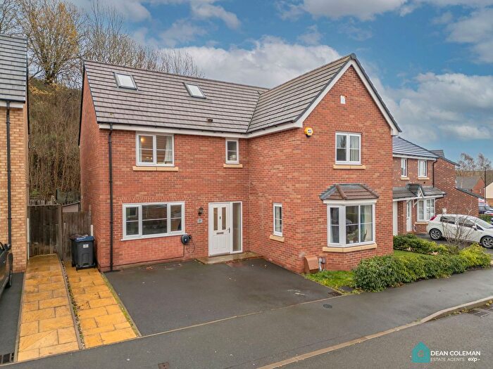 4 Bedroom Detached House For Sale In Hawker Close, Cofton Park, B31