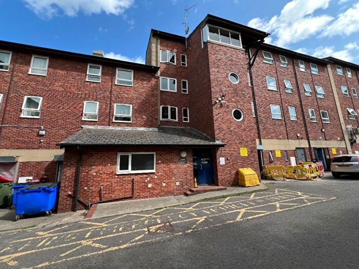 1 Bedroom Apartment To Rent In Queenscourt, Queen Street, Leeds, West Yorkshire, LS27