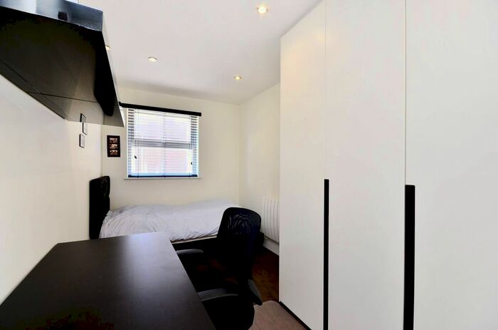 2 Bedroom Flat To Rent In Aria House, Covent Garden, London, WC2B