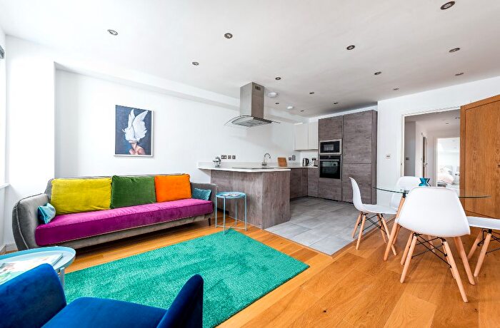 2 Bedroom Flat To Rent In Cornwall Road, London, SE1