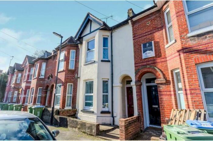 4 Bedroom House To Rent In Thackeray Road, SO17