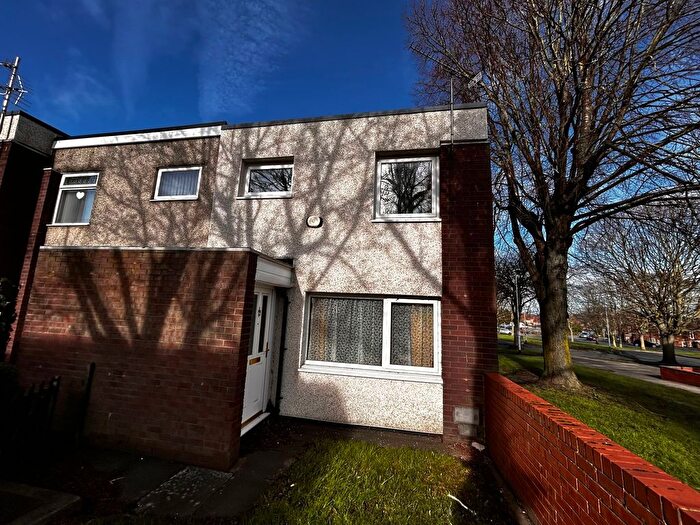 2 Bedroom End Terrace House For Sale In Milton Square, Gateshead, NE8