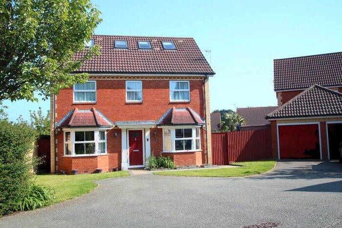 6 Bedroom Detached House For Sale In Willow Close, Claydon, Ipswich, Suffolk, IP6