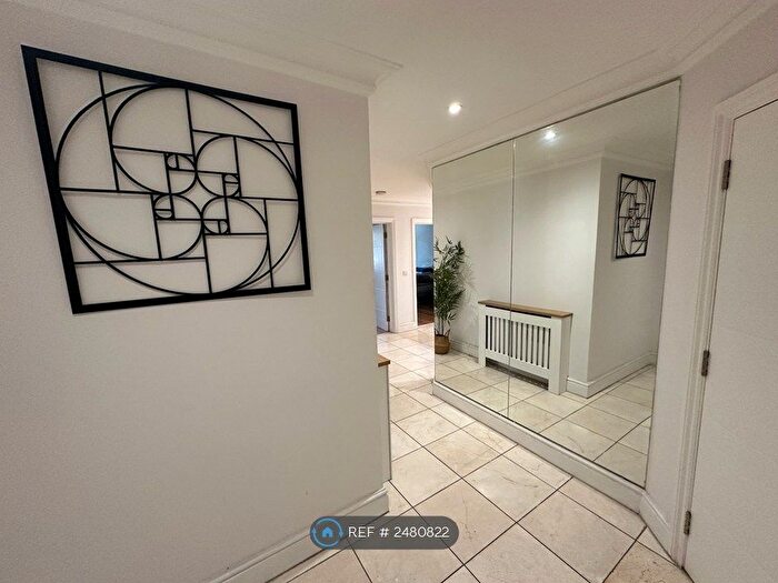 3 Bedroom Flat To Rent In Eastwick Lodge, Enfield, EN1