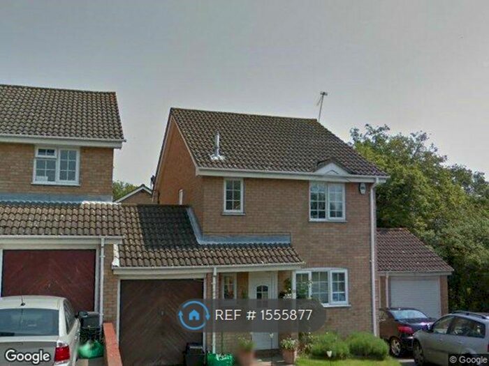 3 Bedroom Detached House To Rent In Fakenham Close, Reading, RG6