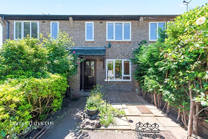 1 Bedroom End Terrace House For Sale In Friars Avenue, London, SW15