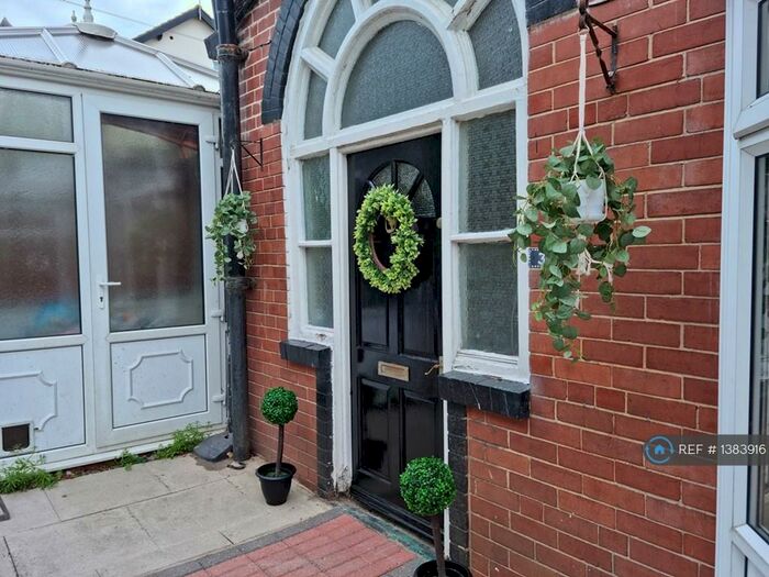 4 Bedroom Semi-Detached House To Rent In Morritt Avenue, Leeds, LS15