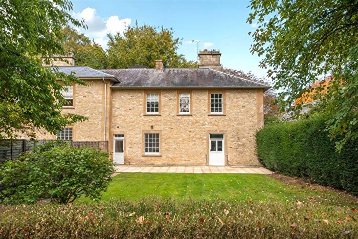 4 Bedroom House To Rent In Church Street, Shipton-Under-Wychwood, OX7
