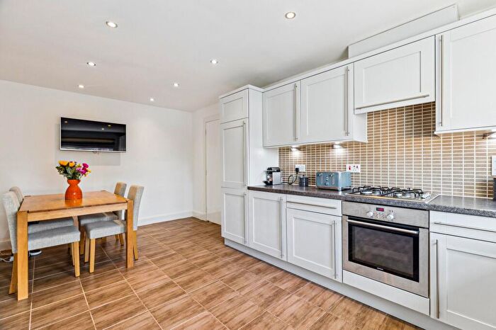 2 Bedroom Apartment For Sale In St Helens Gardens, Langside, Glasgow, G41