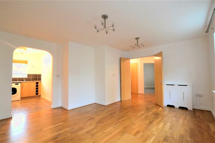 2 Bedroom Apartment To Rent In Boundary Lane, Carterton, Oxfordshire, OX18