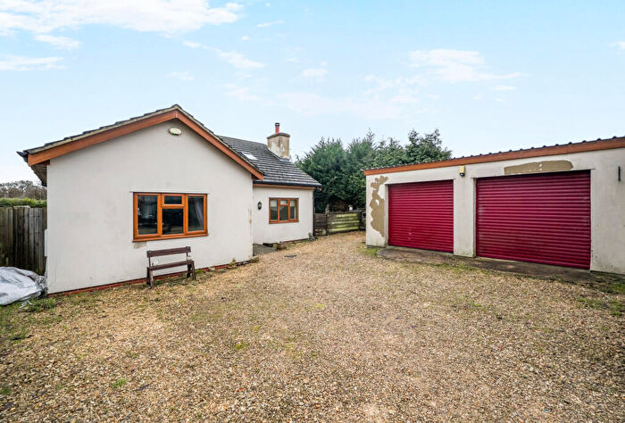 2 Bedroom Bungalow For Sale In Bungalow Close, Beckley, Oxford, Oxfordshire, OX3