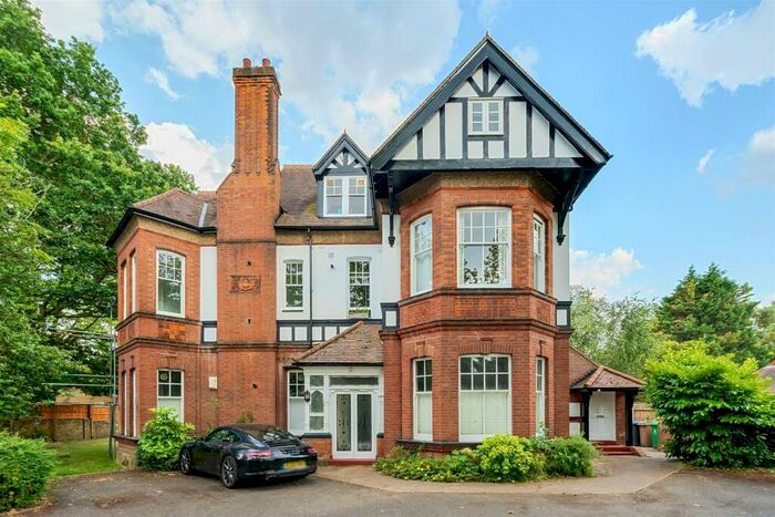 1 Bedroom Apartment To Rent In Langley Avenue, Surbiton, KT6