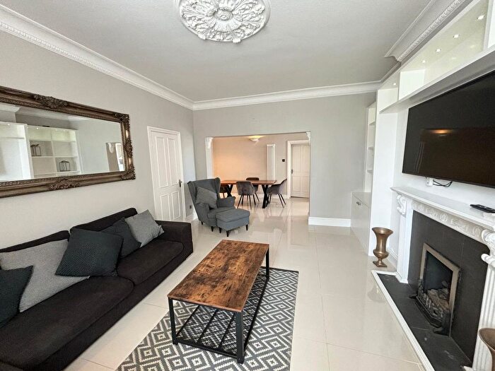 2 Bedroom Flat To Rent In Parabola Road, Cheltenham, GL50